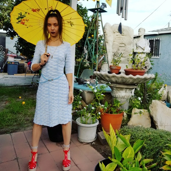 Dresses & Skirts - 💄Price firm💄Cute blue & white textured dress